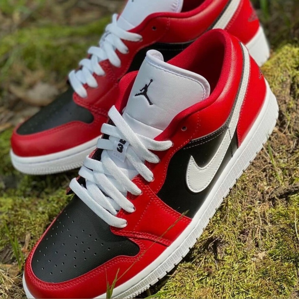 Women’s Air Jordan 1 Low ‘Chicago Flip’